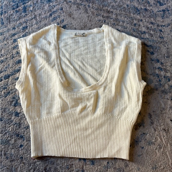 Free People Tops - Free People Ivory Cable Knit Cropped Tank